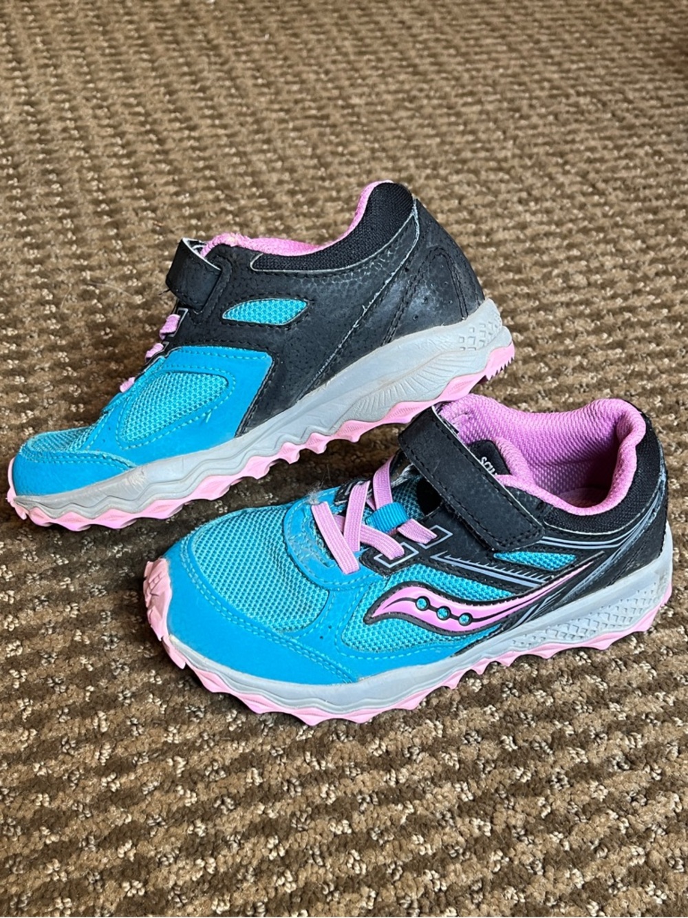 💙🩷Saucony Kids Cohesion 14. Everyday shoes. Hiking. Little kids size 11. EUC!🩷💙